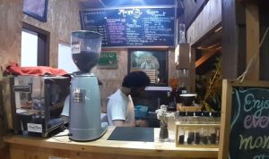 Bisnis Kopi Menjanjikan, Jadilah Barista Sukses