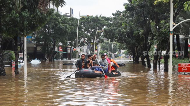 75133 banjir kemang