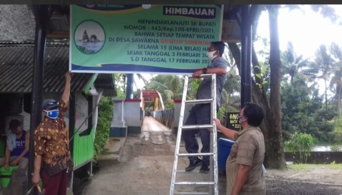 Sawarna Ditutup untuk Menekan COVID-19, Pengunjung Diminta Putar Balik