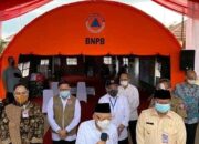 Kunjungan Wapres Ke Karangligar Kabupaten Karawang Serahkan Bantuan Banjir