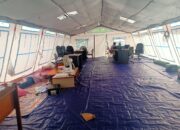 Potret Pegawai Berkantor di Tenda Usai Kantor Dihantam gempa