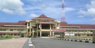 kantor bupati halbar