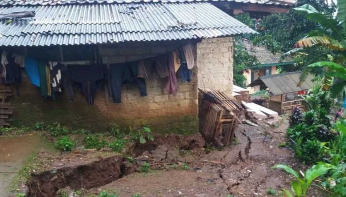 Tiga Daerah Dilanda Tanah Retak di Kabupaten Cianjur