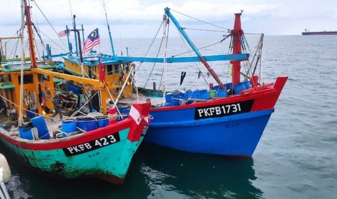 Kapal Pencuri Ikan Asal Malaysia Ditangkap Petugas