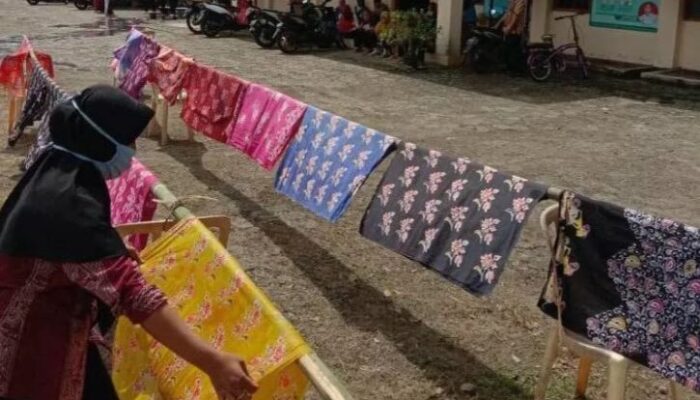 Melihat Batik Tulis Buah Tangan Warga Pekiringan