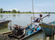 Di Balik Bangunan-bangunan Megah Ada Perjuangan Keras Penambang Pasir