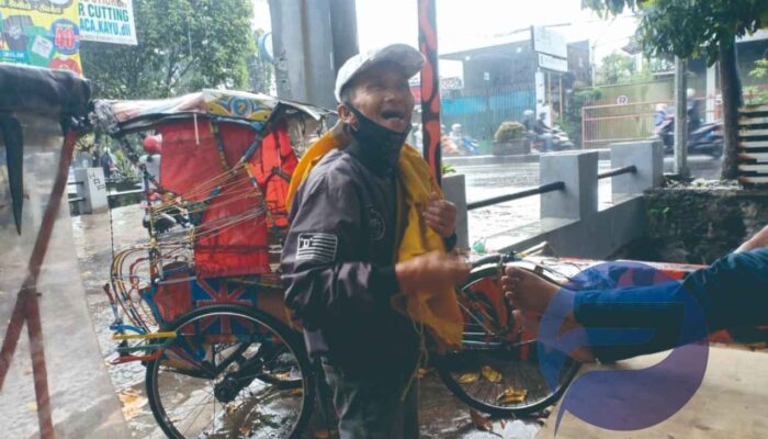 Curhat Tukang Becak di Pangkalan Paledang Cimahi Bandung