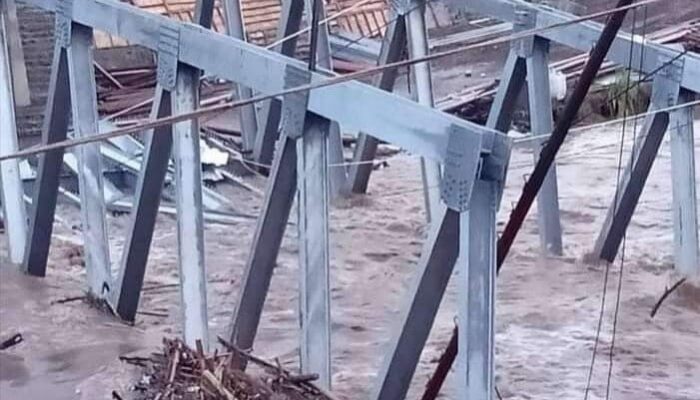 Jembatan Poton Jebol Dihantam Sungai Musi