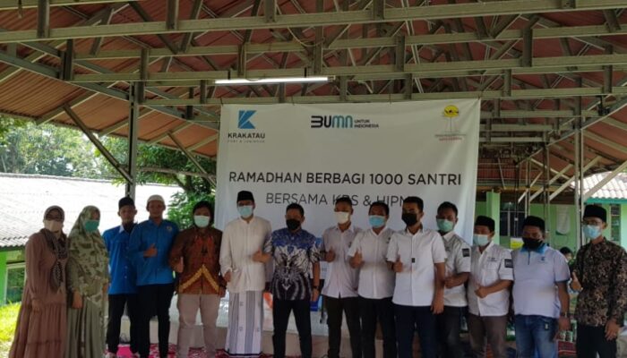 PT KBS dan HIPMI Kota Cilegon Bagikan Sembako dan Alkes