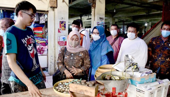 Harga di Pasar Kanoman Cirebon Terpantau Stabil