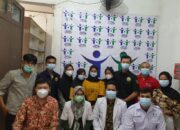 Tim Medis Lebak dan Duta Care Indonesia Gelar Sunatan Masal