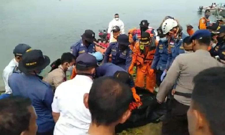 Tim SAR Gabungan Temukan Korban Tenggelam di Danau Jatiluhur IMG 20210419 145803
