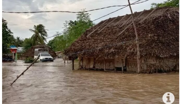 Hujan Deras Jebolkan Tanggul, Sejumlah Wilayah Kebanjiran