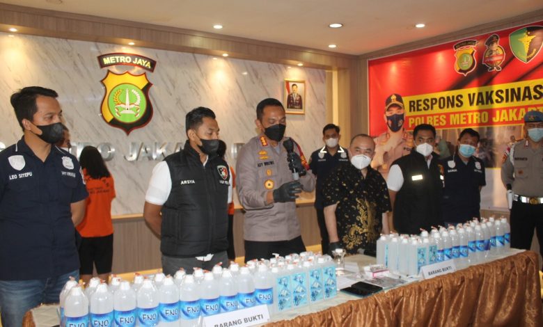 Sang Dokter Payudara Gadungan Terciduk Aparat b4f41b88 cf92 4d3a baf3 ac98dc2bb5e8