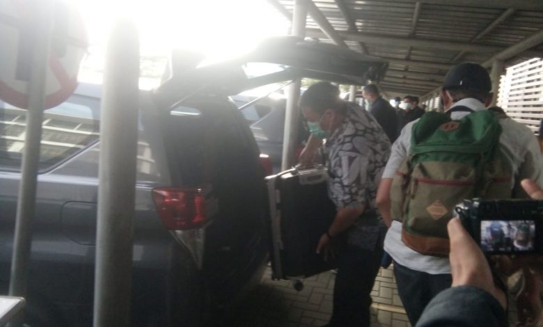 KPK Temukan Barang Bukti Baru Usai Geledah 2 Kantor Dinas di Bandung Barat bd80bb35 f298 4663 b880 59c405c41b5f