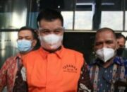 KPK Resmi Menahan Bupati Bandung Barat