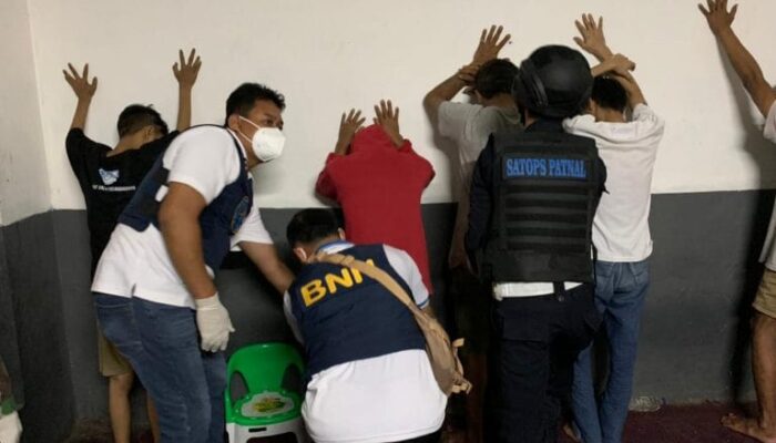 Aparat Sidak Kamar Napi di Lapas Kelas IIA Karawang, Ini Temuannya
