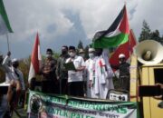 Ratusan Masa Berorasi Bela Palestina di Bandung Barat