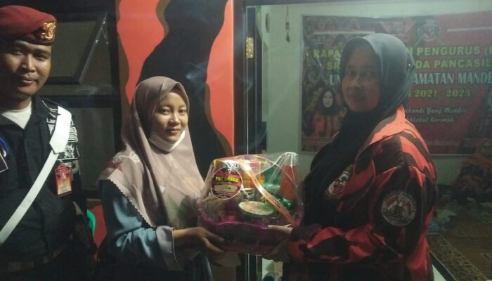 PP Mande Cianjur Baksos Yatim dan Dhuafa Plus Bagi Takjil