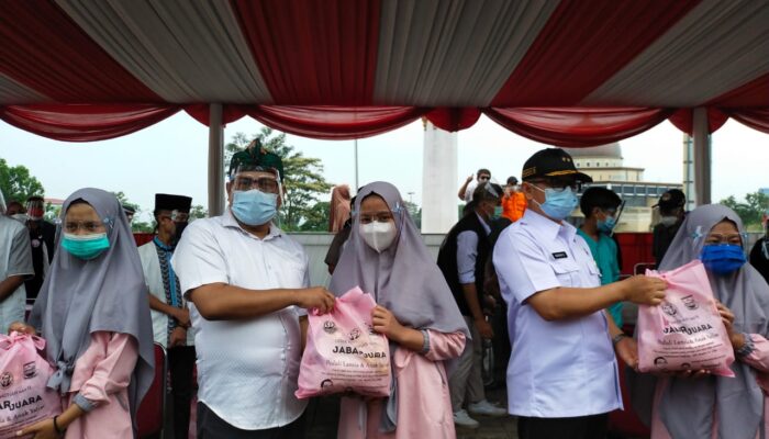 Jabar Berbagi Ribuan Sembako untuk Yatim dan Dhuafa