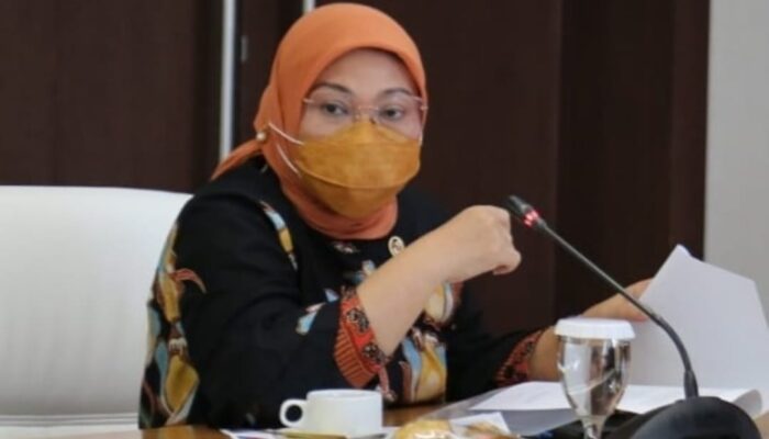 Kartu Kuning Pencari Kerja Kini Gratis, Laporkan Bila Dipungut Biaya!