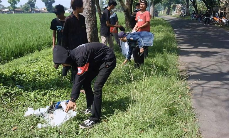 Slanker, Oi dan SOB Bhakti Sosial Bersihkan Lingkungan 5e6c52ea 09ea 422e 914d 98eb7bcbaba0