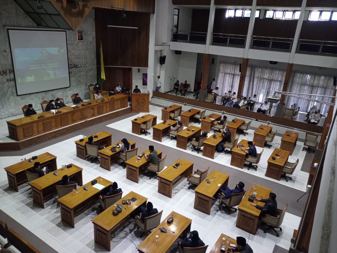 Kang DS Setujui Raperda UMKM dan Pelarangan Alkohol