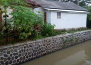 Balita Terapung di Bendungan Irigasi Ciherang Cianjur