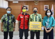 Pemkot Cimahi Terima Donasi APD COVID-19 dari Apindo