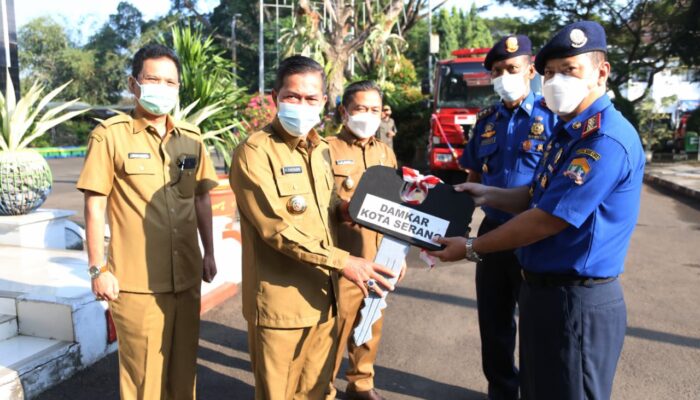 Wali Kota Serang Serahkan Mobil Damkar Hibah dari Korsel