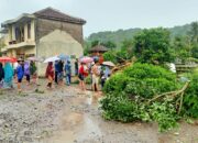 Satu Rumah Ambruk dan Puluhan Lainnya Rusak Disapu Puting Beliung