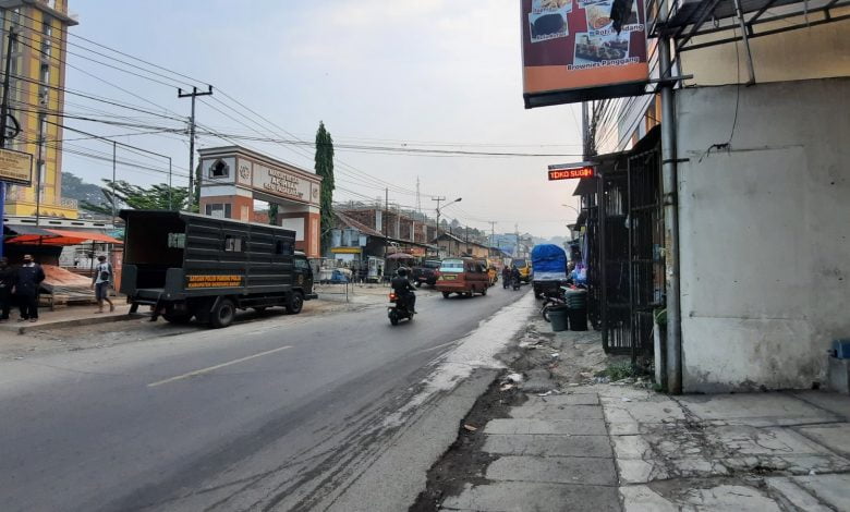 Bak Kucing-kucingan, PKL Mendadak Hilang saat Aparat Sidak e8ad8813 e32f 4e35 9c45 acbc7911c69a