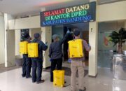Gedung Pemerintahan di Kab Bandung Disemprot Disinfektan