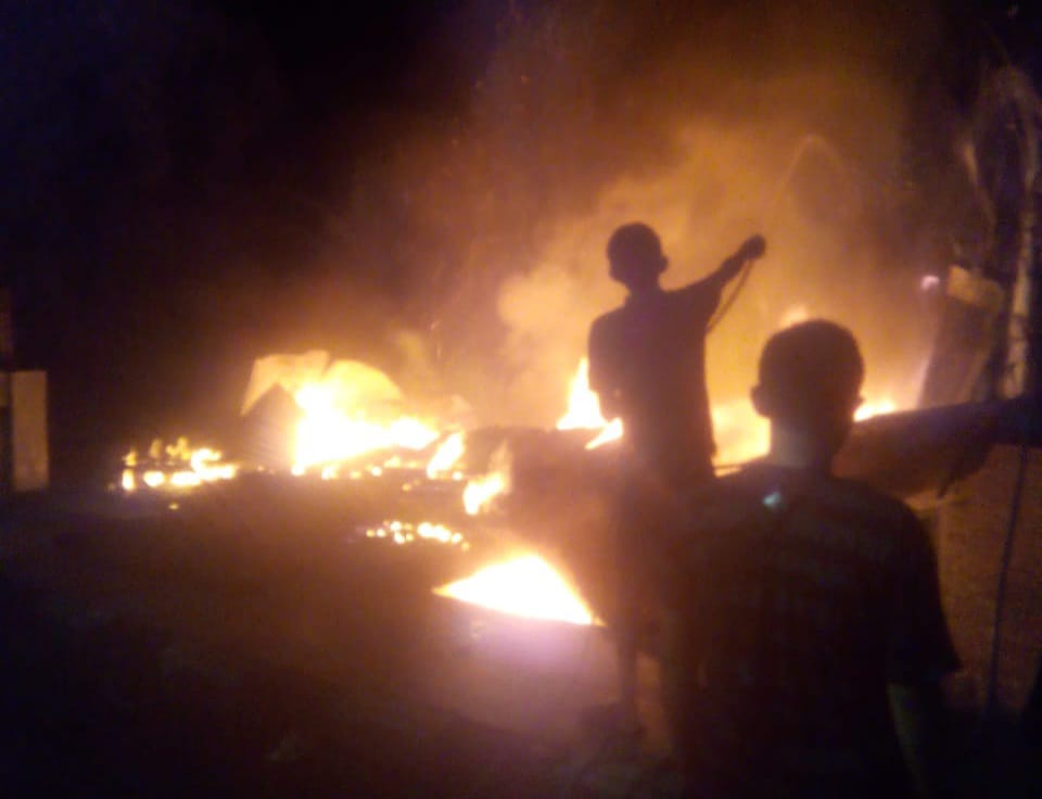 Bara Puntung Rokok Lenyapkan Bengkel Jok Mobil