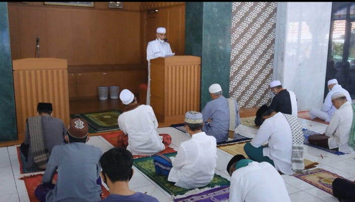 Khotib Jumat Masjid Besar Al-Musa’adah Ciranjang Bahas PPKM  Darurat