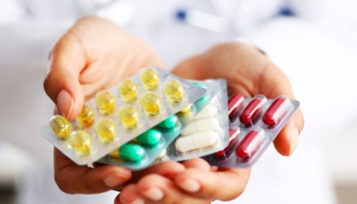 Paket Obat dan Vitamin Jabar, Deri dan Nisa: Terima Kasih Pikobar