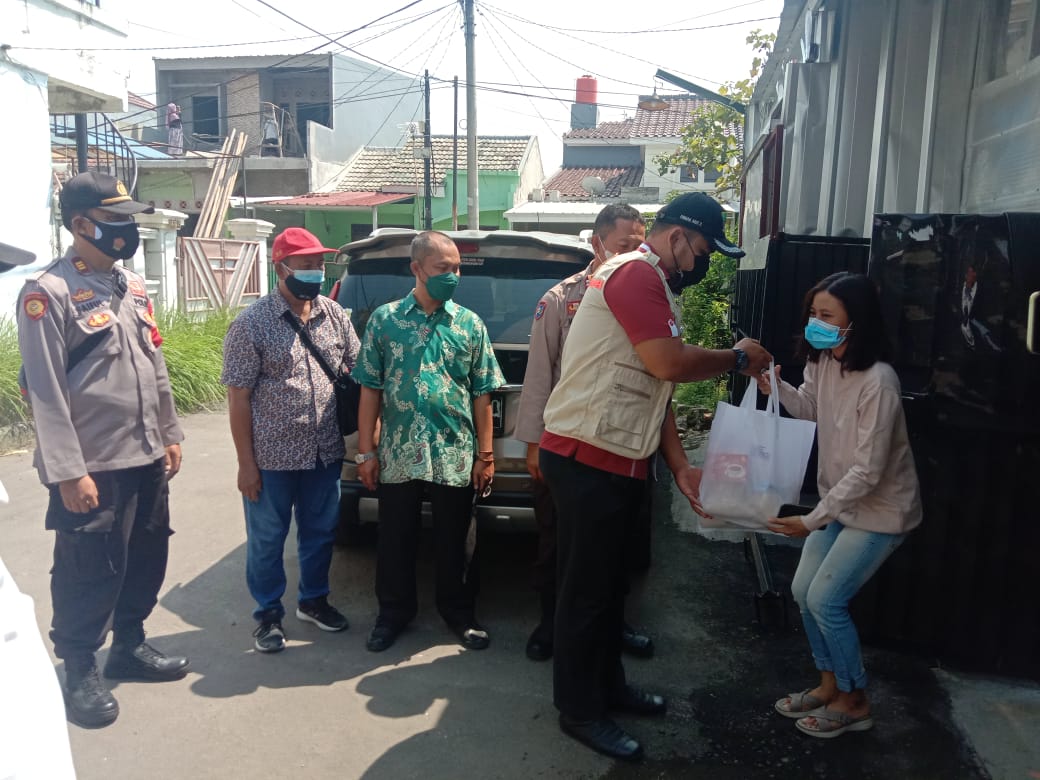 SMSI Bekasi Raya Bagikan Paket Sembako