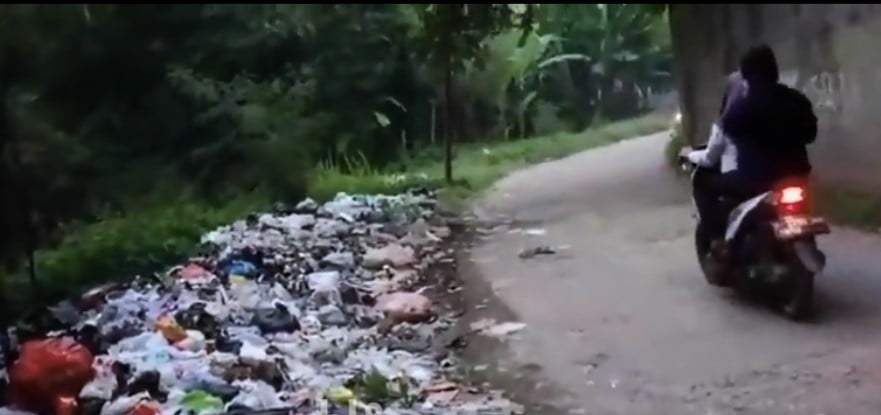 Sampah Nyaris Menggunung