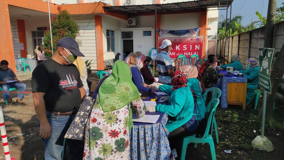 Warga Bojongpicung Cianjur Divaksin