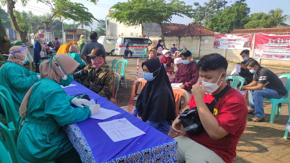 Warga Bojongpicung Cianjur Ramai-ramai Divaksin