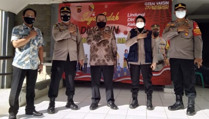 Warga Rusunawa Jatisari Divaksin