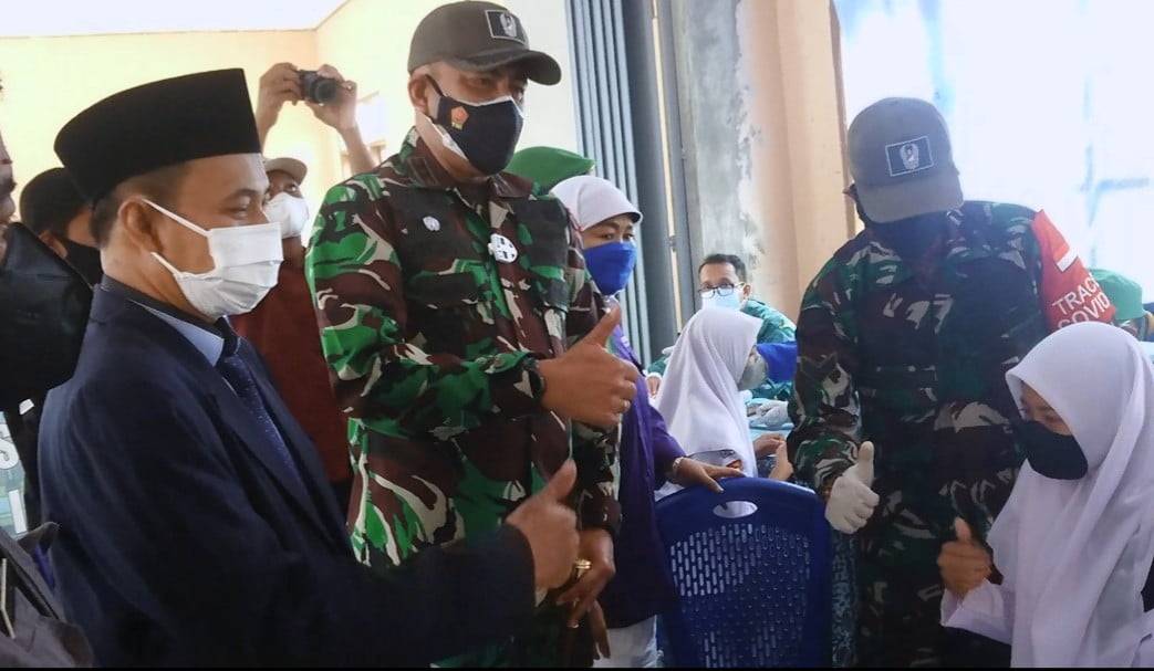 1000 Pelajar SMK Neglasari 1 Bojongpicung Ikuti Serbuan Vaksin Pelajar Bersama Dandim 0608 Cianjur 3