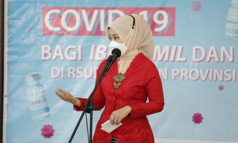 Atalia Ridwan Kamil Tinjau Vaksinasi Massal di RSUD Al-Ihsan