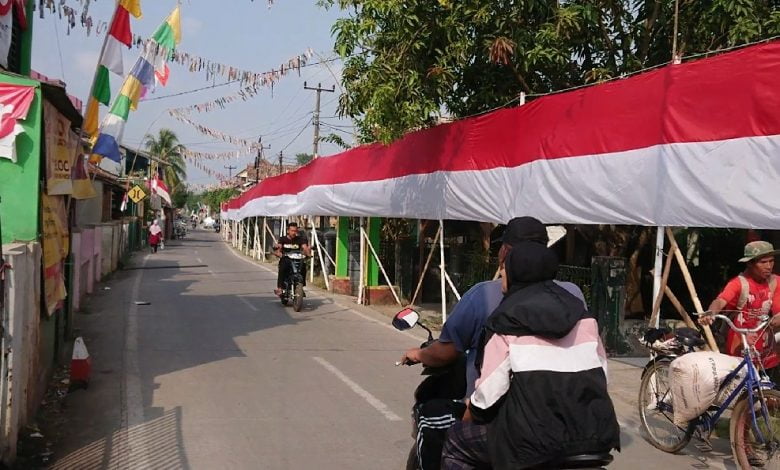 Bendera Merah Putih 120 Meter Terbentang di Kampung Dermaga Cianjur Bendera Merah Putih 120 Meter Terbentang di Kampung Dermaga Cianjur