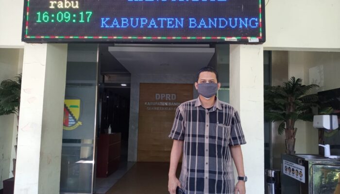 Fahmi: Tidak Wajib Siswa Mempunyai Laptop