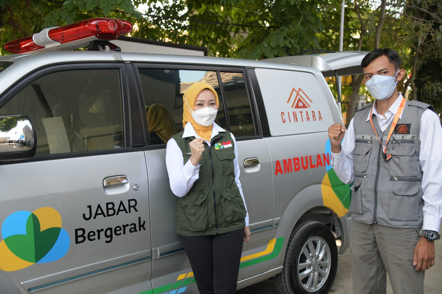 Jabar Bergerak Salurkan 2 Ambulans dan 14.000 Paket Sembako