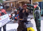 Masker Gratis dari Forkopimcam Cijati di Jalan Raya