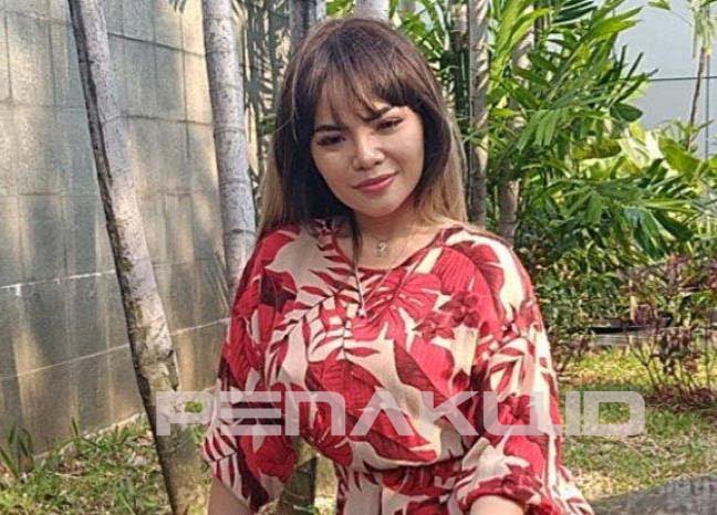 Aksi di tepi jalan, Presenter dan Disc jokey Dinar Candy ditangkap Polisi