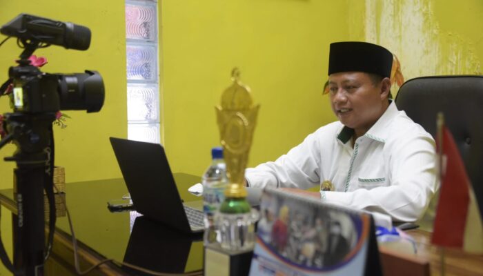 Uu Ruzhanul Buka Webinar Terjemahan Al-Qur’an Bahasa Sunda