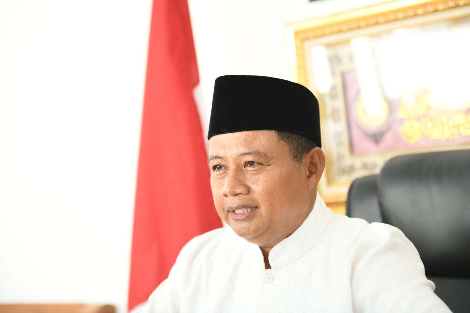 Uu Ruzhanul Ulum Saksi Penobatan Sultan Baru Cirebon